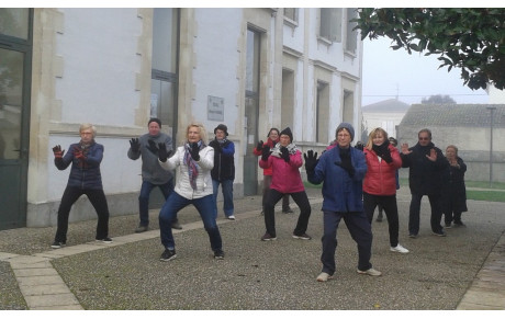 La pratique libre du Tai Chi Chuan le mardi matin à Aiguillon: le rendez-vous hebdomadaire pour le simple plaisir de pratiquer ensemble!  